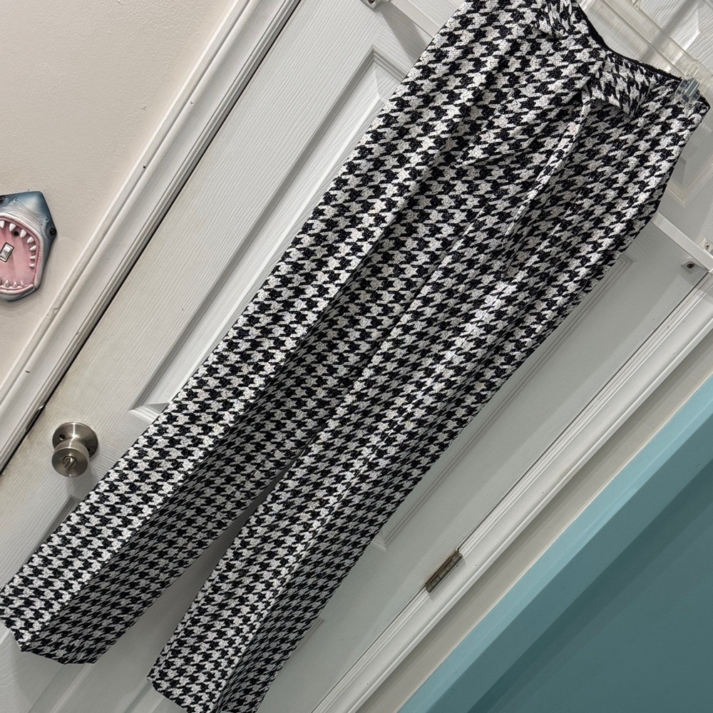 Express Black & White Houndstooth Wide Leg Pants
